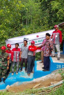 Tiga Desa Di Kecamatan Bayah Mendapat Bantuan Program Pemberdayaan Dan Pengembangan Masyarakat Dari PT. LEN