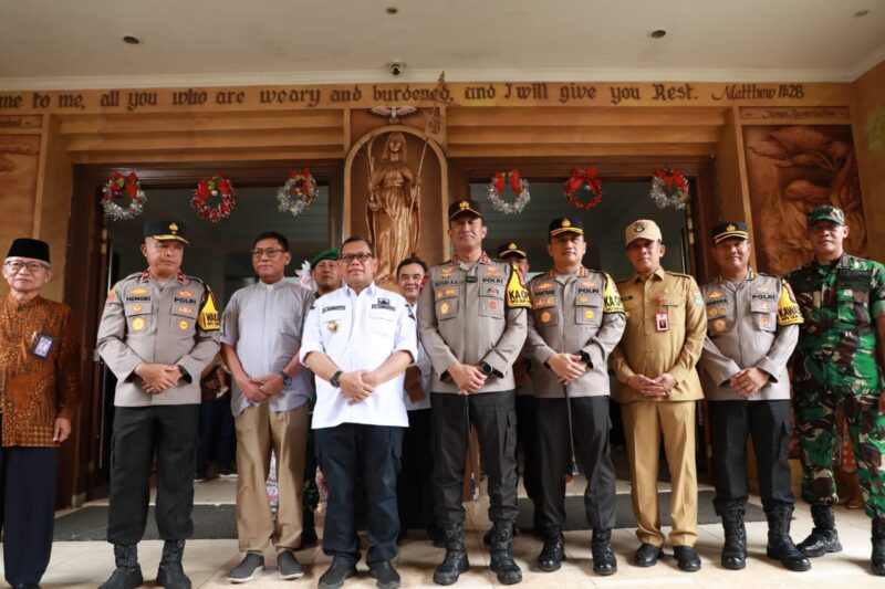 Pj Bupati Tangerang Dan Pj Gubernur Banten Serta Jajaran TNI POLRI Melaksanakan Fhoto Bersama ( Foto : Istimewa )