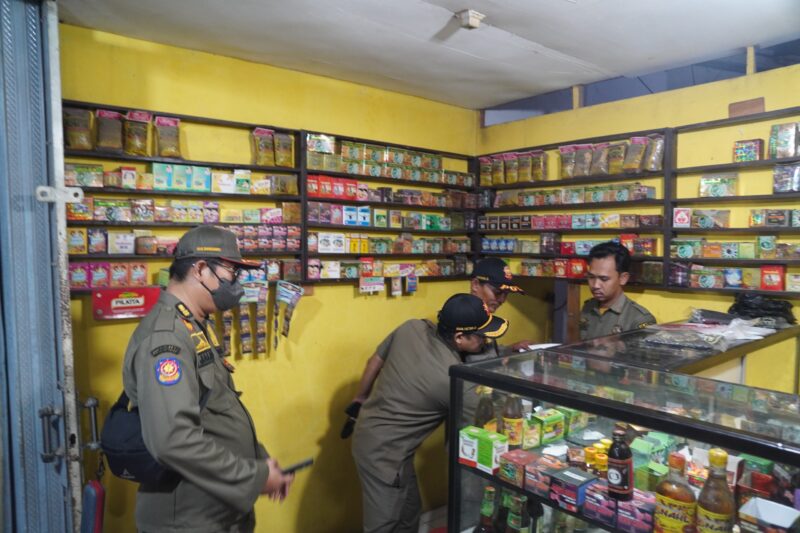 Satpol PP Kabupaten Tangerang Sa,at Melaksanakan Razia Menjelang Ramadhan ( Foto : Istimewa )