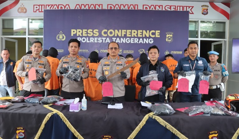 Press Conferense, Pelaku Kejahatan 3C
( Foto : Istimewa )