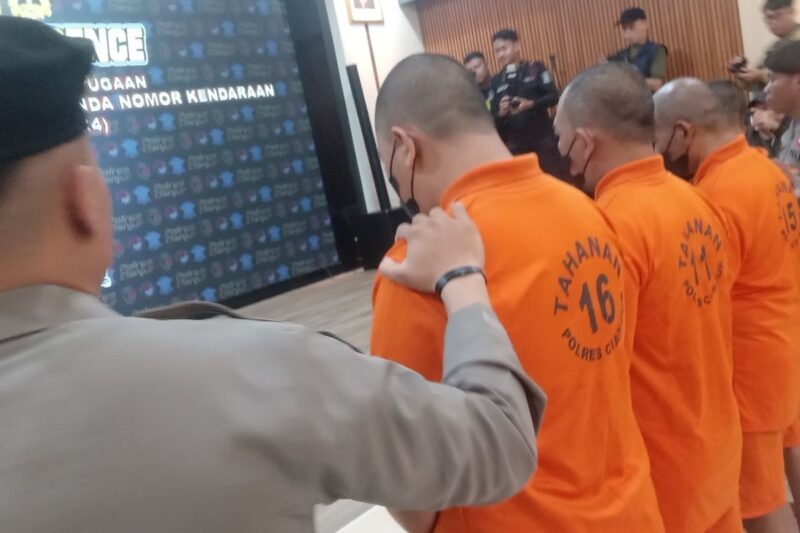 Pelaku Pemalsuan STNK ( Foto : Istimewa ) 