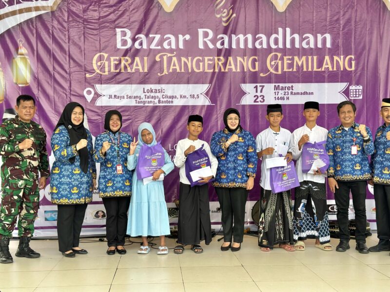 Wabup Intan, Buka Bazar ( Foto : Istimewa )