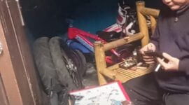 Tampak Penjaga Kios Obat Obatan